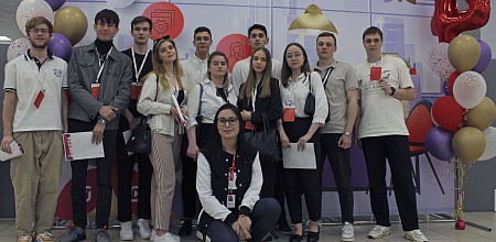 Студенты учетно-финансового факультета на Дне открытых дверей в ОЦО Магнит