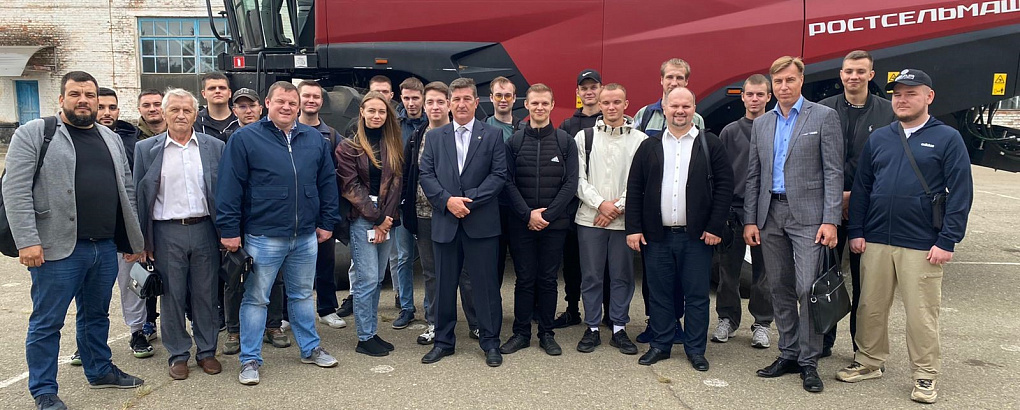 Студенты на практических занятиях
