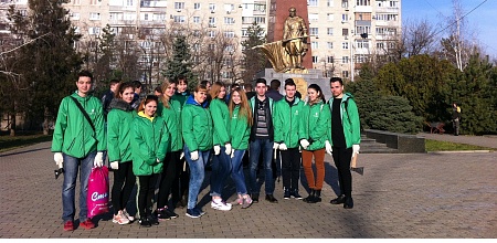 Помощь волонтеров