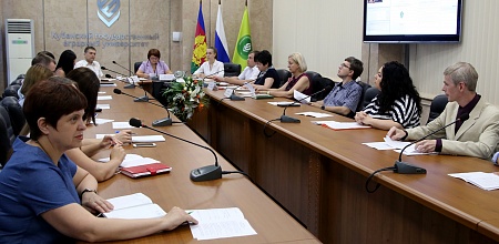 Вуз не только учит, но и воспитывает 
