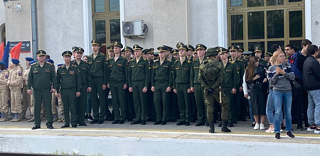 «Мы - армия страны! Мы - армия народа!»
